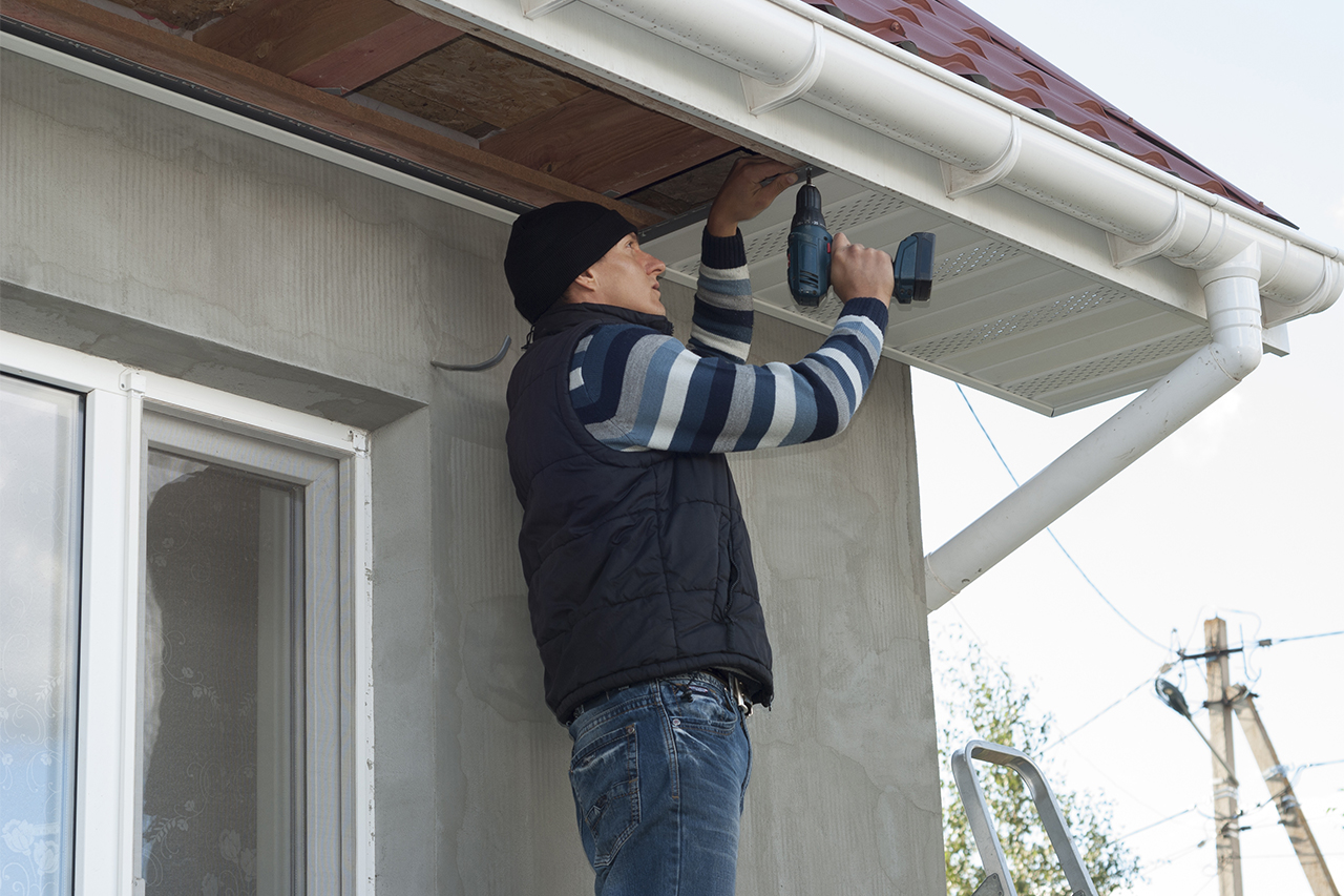 fascia and soffits being replaced on roof of house